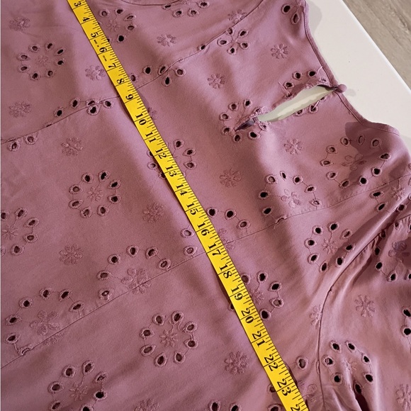 Torrid Size 2 Mauve Eyelet Embroidered Boho Shift Dress Plus Size - Picture 3 of 9